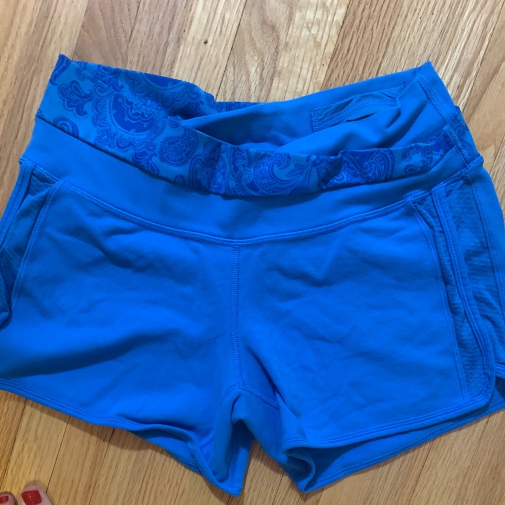 Lululemon blue boogie shorts size 6